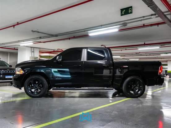 RAM-CLASSIC-5.7 V8 GASOLINA LARAMIE NIGHT EDITION CD 4X4 AUTOMÁTICO RAM-CLASSIC-2022