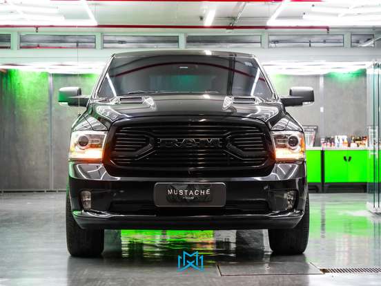 RAM-CLASSIC-5.7 V8 GASOLINA LARAMIE NIGHT EDITION CD 4X4 AUTOMÁTICO RAM-CLASSIC-2022