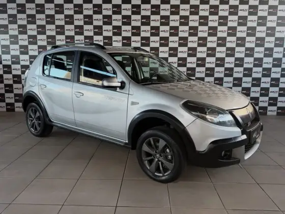 RENAULT SANDERO 1.6 STEPWAY 16V FLEX 4P MANUAL RENAULT SANDERO 1.6 STEPWAY 16V FLEX 4P MANUAL