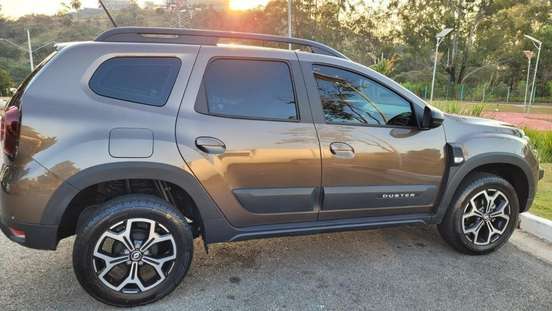 RENAULT-DUSTER-2023