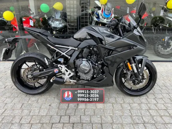 SUZUKI GSX-8R 