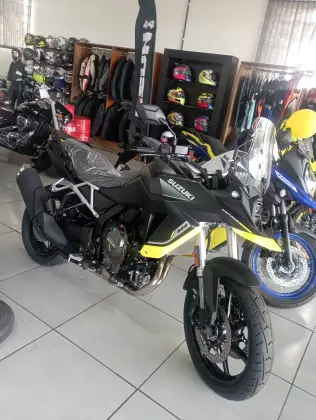 SUZUKI V-STROM 800 SUZUKI V-STROM 800
