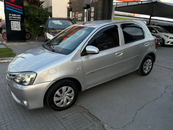 TOYOTA ETIOS 1.3 X 16V FLEX 4P MANUAL TOYOTA ETIOS 1.3 X 16V FLEX 4P MANUAL