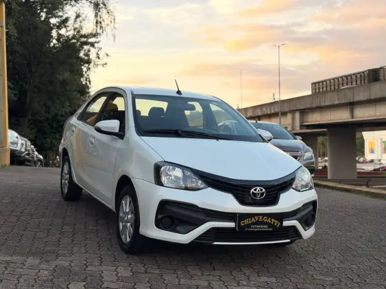 TOYOTA ETIOS 1.5 X PLUS SEDAN 16V FLEX 4P AUTOMÁTICO TOYOTA ETIOS 1.5 X PLUS SEDAN 16V FLEX 4P AUTOMÁTICO