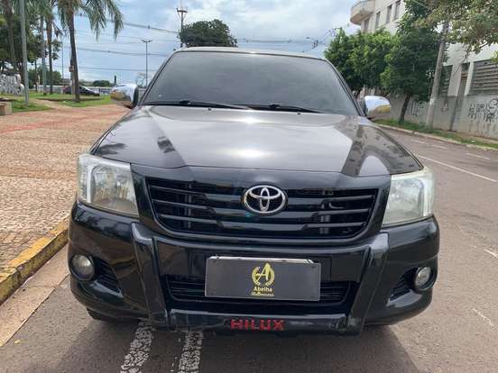 TOYOTA-HILUX-2013