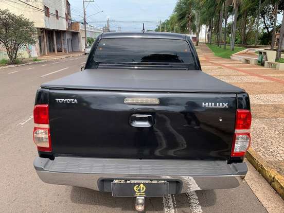 TOYOTA-HILUX-2013