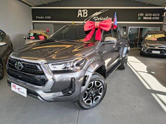 TOYOTA HILUX 2.8 D-4D TURBO DIESEL CD SRX 4X4 AUTOMÁTICO