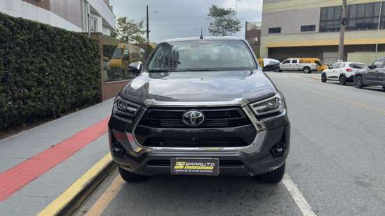 TOYOTA-HILUX-2022