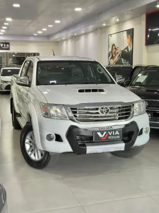 TOYOTA HILUX 3.0 SRV 4X4 CD 16V TURBO INTERCOOLER DIESEL 4P AUTOMÁTICO TOYOTA HILUX 3.0 SRV 4X4 CD 16V TURBO INTERCOOLER DIESEL 4P AUTOMÁTICO