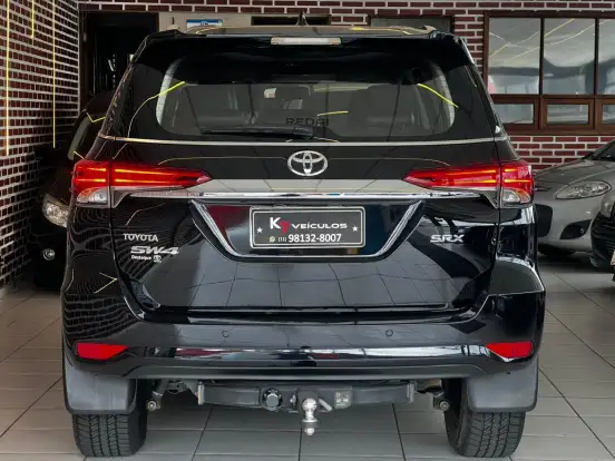 TOYOTA-HILUX SW4-2019