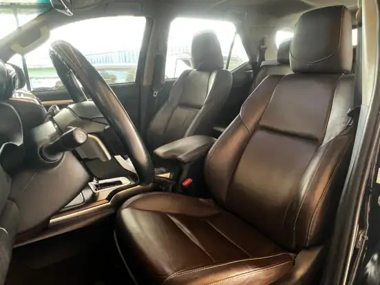 TOYOTA-HILUX SW4-2.8 SRX 4X4 7 LUGARES 16V TURBO INTERCOOLER DIESEL 4P AUTOMÁTICO TOYOTA-HILUX SW4-2019