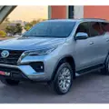 TOYOTA HILUX SW4 2.7 VVT-i FLEX SRV 7L 4X2 AUTOMÁTICO TOYOTA HILUX SW4 2.7 VVT-i FLEX SRV 7L 4X2 AUTOMÁTICO