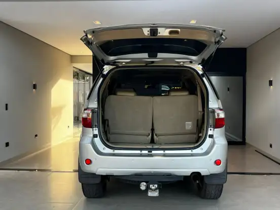 TOYOTA-HILUX SW4-2009