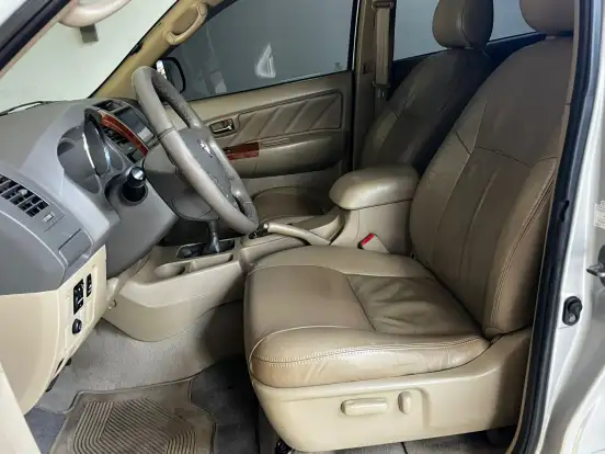 TOYOTA-HILUX SW4-2009