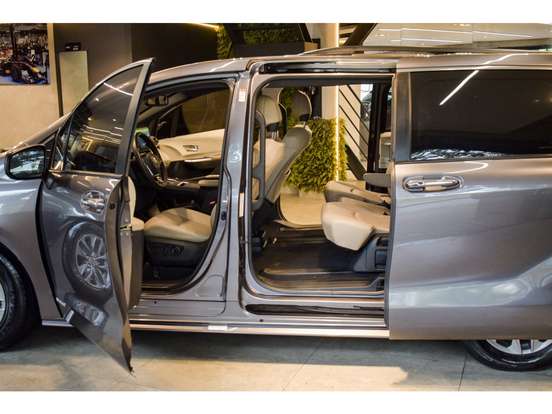 TOYOTA-SIENNA-2021