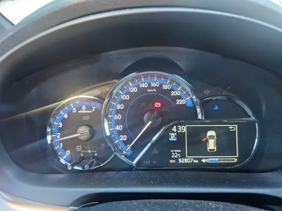TOYOTA-YARIS-2019