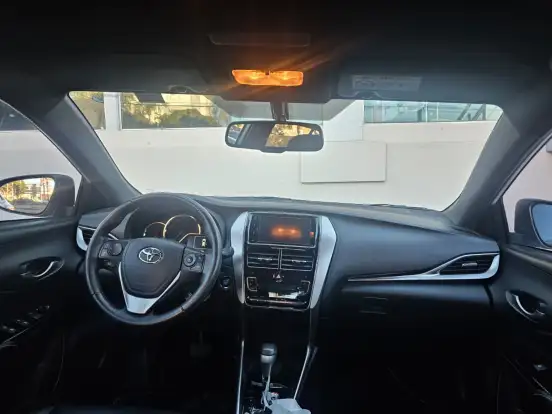 TOYOTA-YARIS-2019