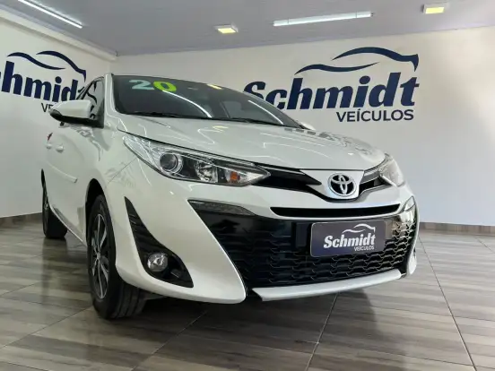 TOYOTA-YARIS-2020