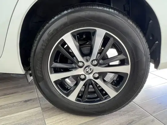 TOYOTA-YARIS-2020