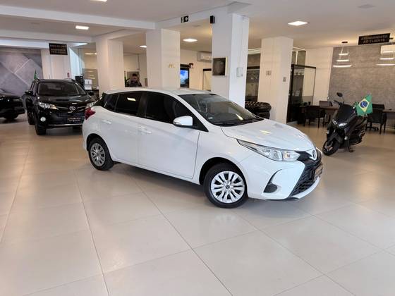 TOYOTA YARIS 1.5 16V FLEX SEDAN XL LIVE MULTIDRIVE