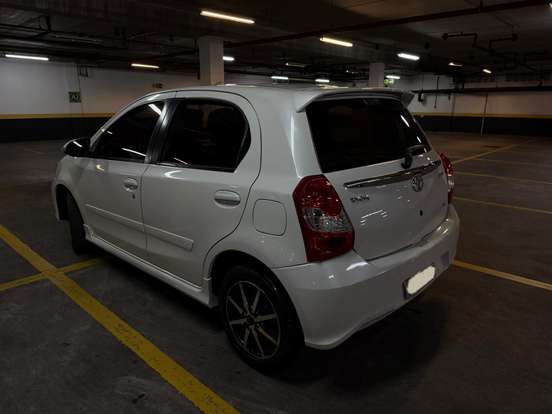 TOYOTA-ETIOS-1.5 XLS 16V FLEX 4P AUTOMÁTICO TOYOTA-ETIOS-2017