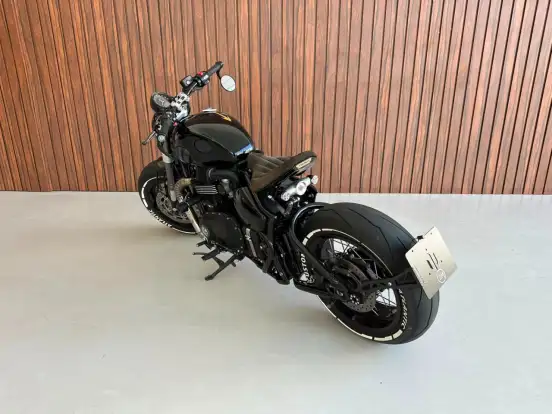 TRIUMPH-BONNEVILLE BOBBER 1200 TRIUMPH-BONNEVILLE BOBBER 1200-2022