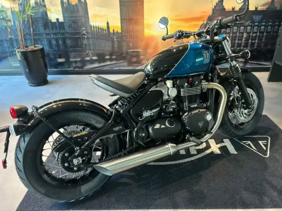 TRIUMPH-BONNEVILLE BOBBER 1200-2026