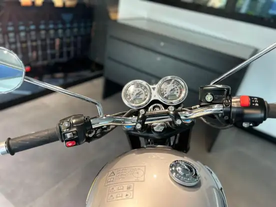 TRIUMPH-BONNEVILLE T100 900 TRIUMPH-BONNEVILLE T100 900-2025