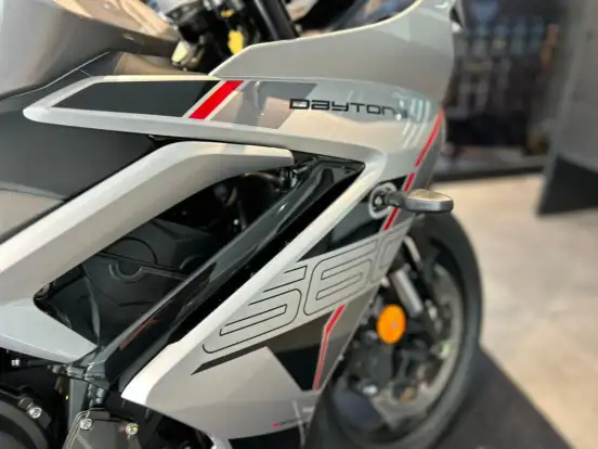 TRIUMPH-DAYTONA 660-2026