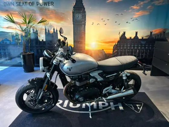 TRIUMPH SPEED TWIN 