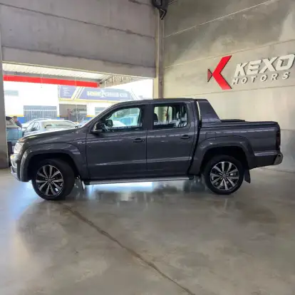 VOLKSWAGEN-AMAROK-2022
