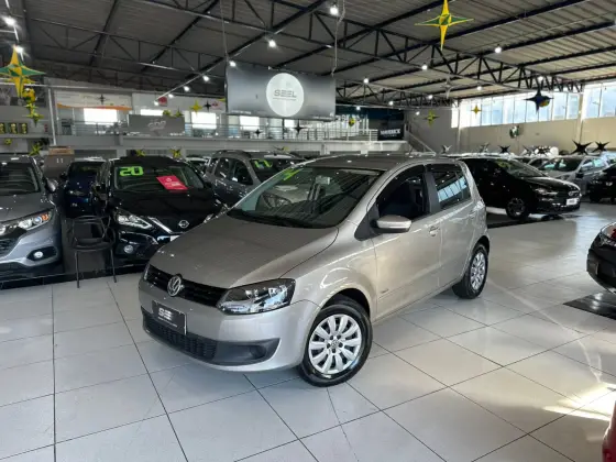 VOLKSWAGEN FOX 1.6 MI 8V FLEX 4P MANUAL VOLKSWAGEN FOX 1.6 MI 8V FLEX 4P MANUAL