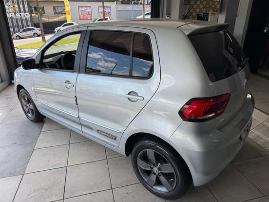 VOLKSWAGEN-FOX-2021
