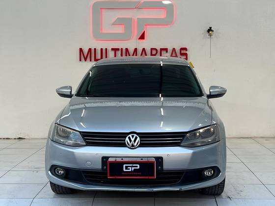 VOLKSWAGEN JETTA 2.0 COMFORTLINE FLEX 4P TIPTRONIC