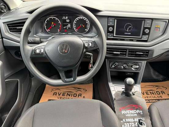 VOLKSWAGEN-POLO-2022
