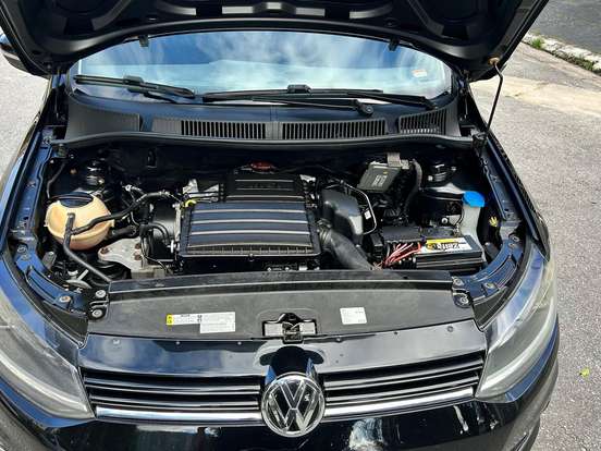 VOLKSWAGEN-FOX-1.6 MSI HIGHLINE 16V FLEX 4P MANUAL VOLKSWAGEN-FOX-2015