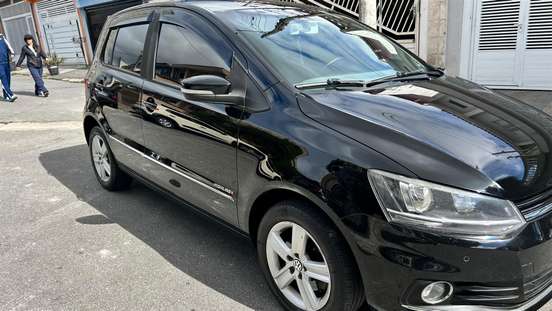 VOLKSWAGEN-FOX-2015