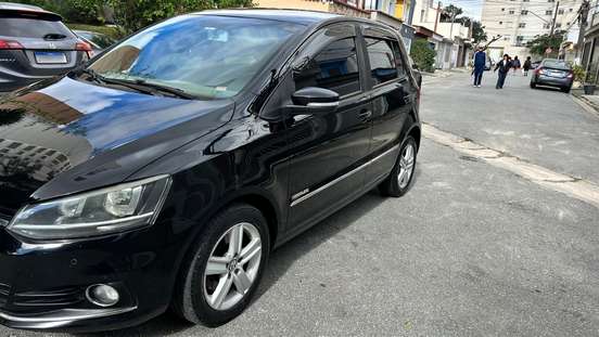 VOLKSWAGEN-FOX-2015