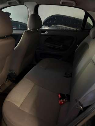 VOLKSWAGEN-GOL-2009