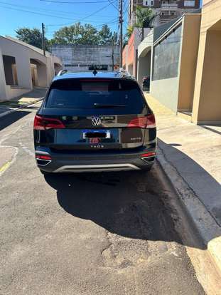 VOLKSWAGEN-TAOS-2021
