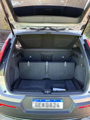 VOLVO-XC40-2023