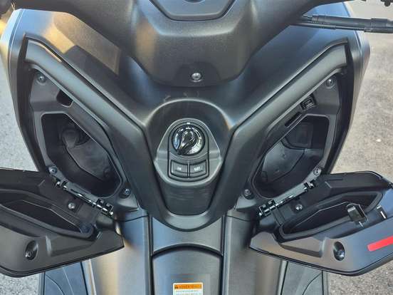 YAMAHA-XMAX 250 CONNECTED ABS YAMAHA-XMAX 250 CONNECTED ABS-2024