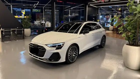 AUDI A3 2.0 40 TFSI GASOLINA SPORTBACK PERFORMANCE BLACK S-TRONIC AUDI A3 2.0 40 TFSI GASOLINA SPORTBACK PERFORMANCE BLACK S-TRONIC