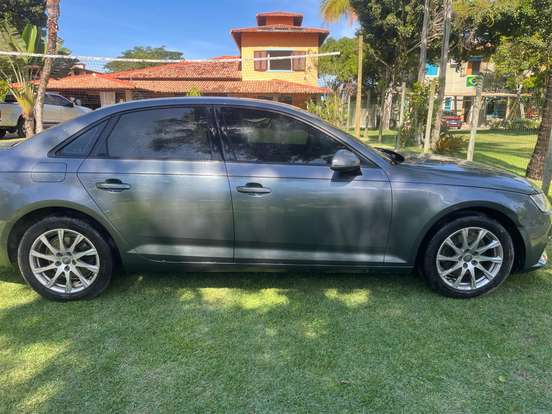AUDI-A4-2017