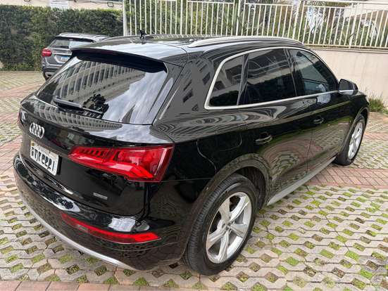 AUDI-Q5-2019