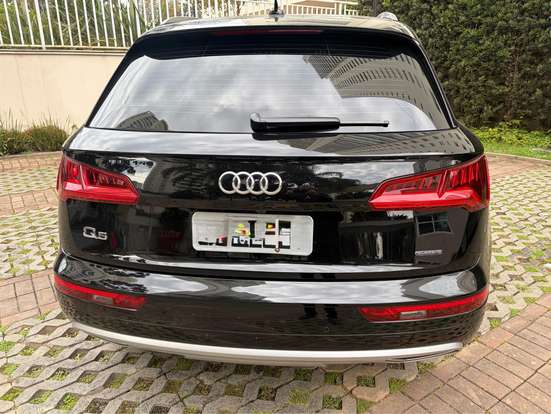 AUDI-Q5-2019