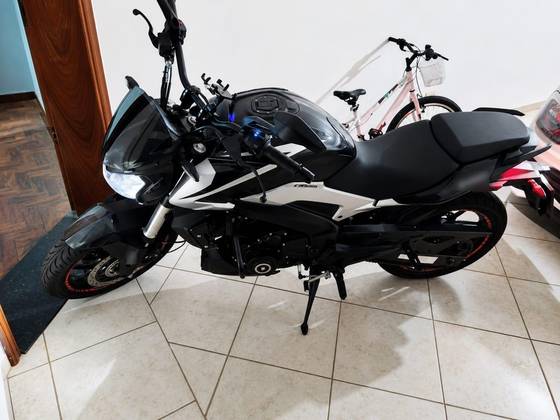 BAJAJ DOMINAR 250 