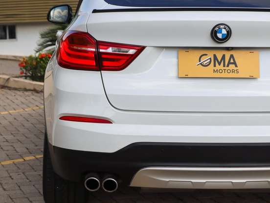 BMW-X4-2.0 28I X LINE 4X4 16V TURBO GASOLINA 4P AUTOMÁTICO BMW-X4-2015