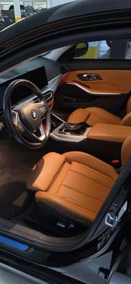 BMW-320i-2023