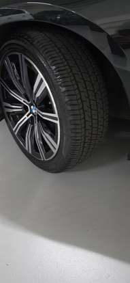 BMW-320i-2023